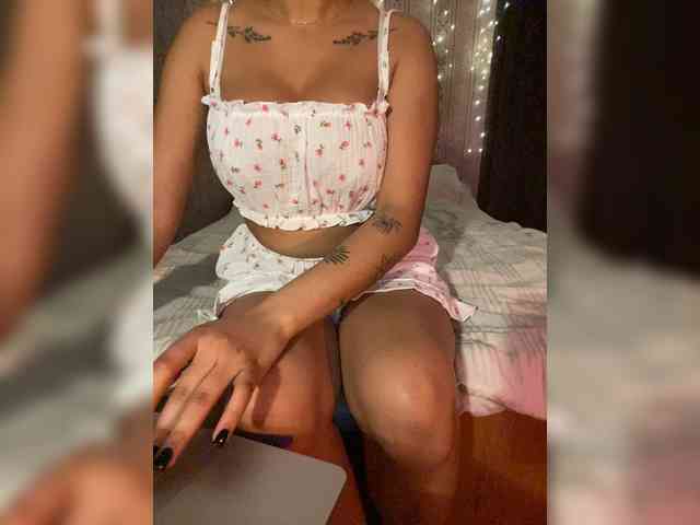 Lollypopp505 webcam