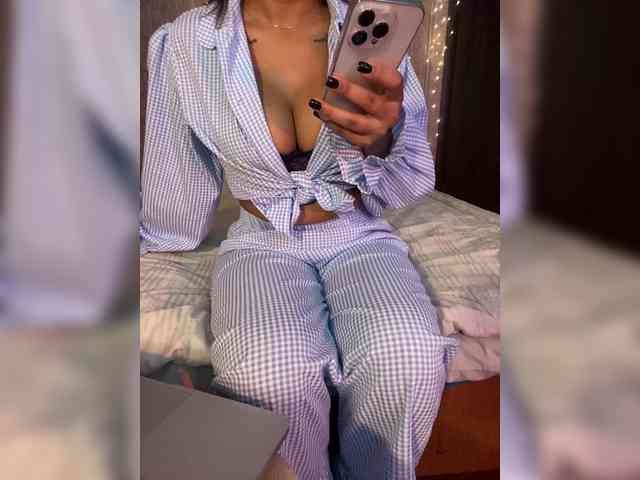 Lollypopp505 webcam