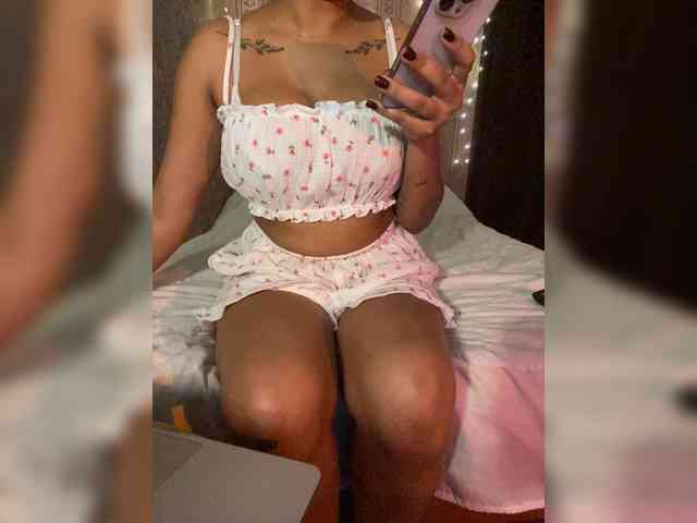 Lollypopp505 webcam