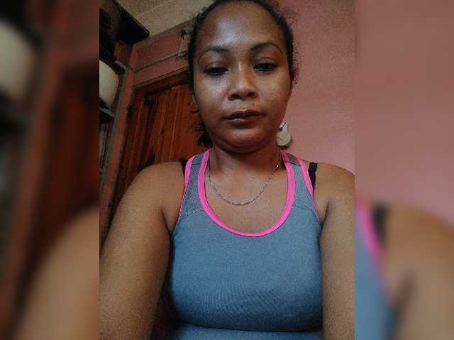 Pisouna live cam on BongaCams