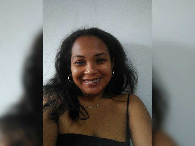 Pisouna, en vivo ahora en BongaCams