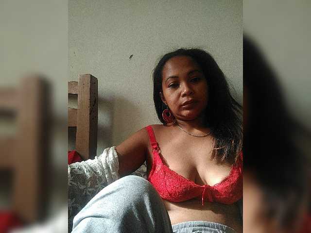 Pisouna live cam on BongaCams