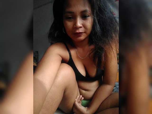 Pisouna, live now on BongaCams