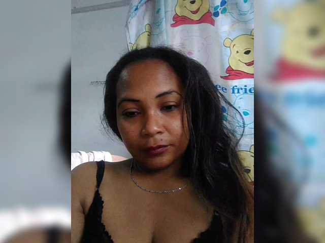 Pisouna live cam on BongaCams