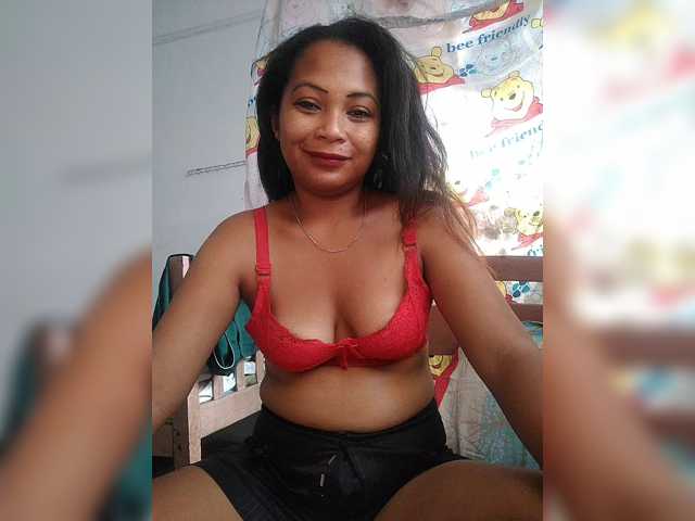 Pisouna live cam on BongaCams
