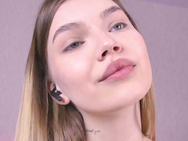 Monasteela's BongaCams show and profile