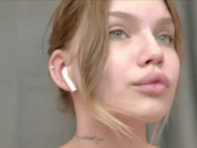 Monasteela live cam on BongaCams