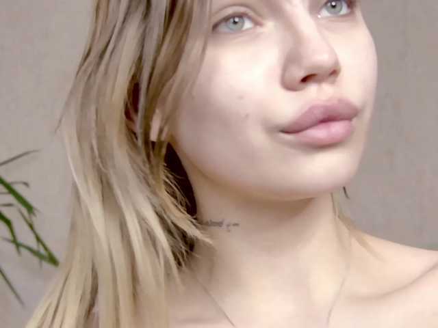 Monasteela live cam on BongaCams