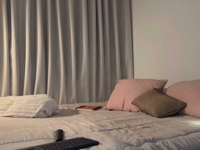 MiiaVega live cam on BongaCams