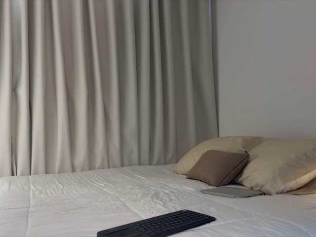 MiiaVega live cam on UnifiedCams