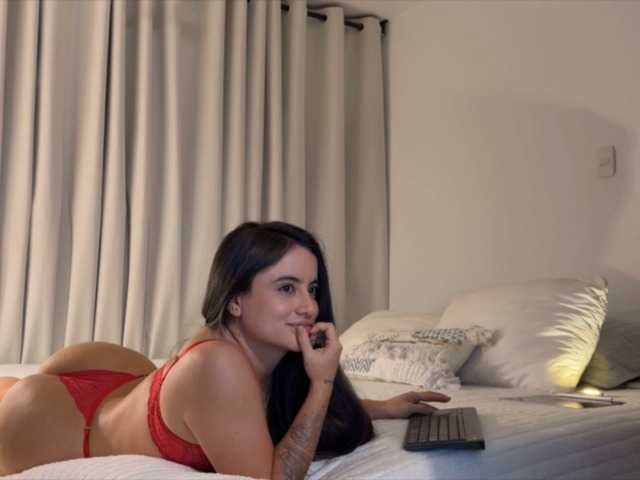 MiiaVega live cam on BongaCams
