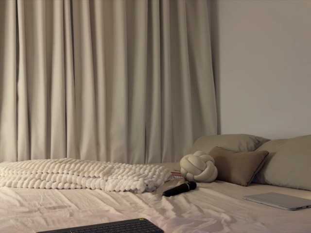 MiiaVega live cam on BongaCams