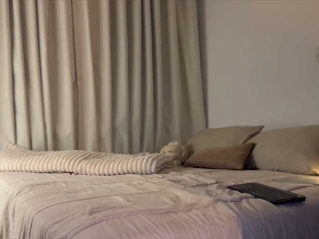 MiiaVega live cam on BongaCams