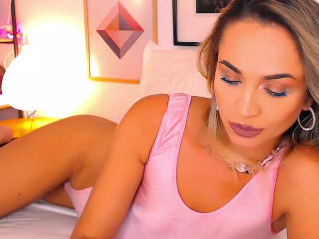 Sex chat gratuit in direct cu Alexandrawoow pe BongaCams