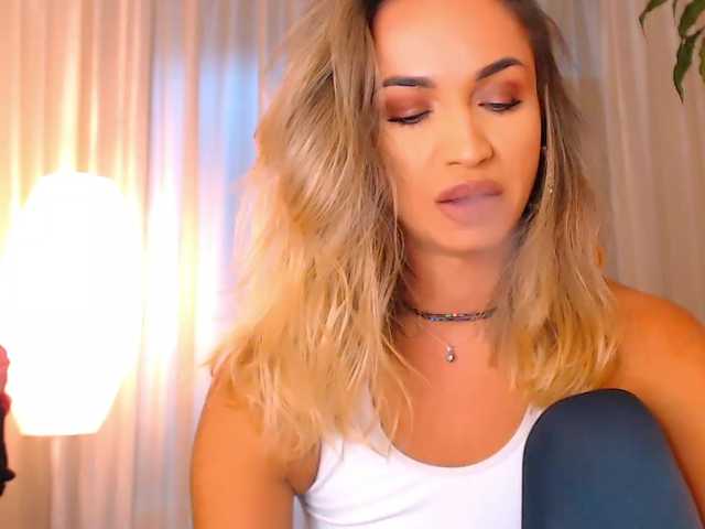 Alexandrawoow live cam on BongaCams