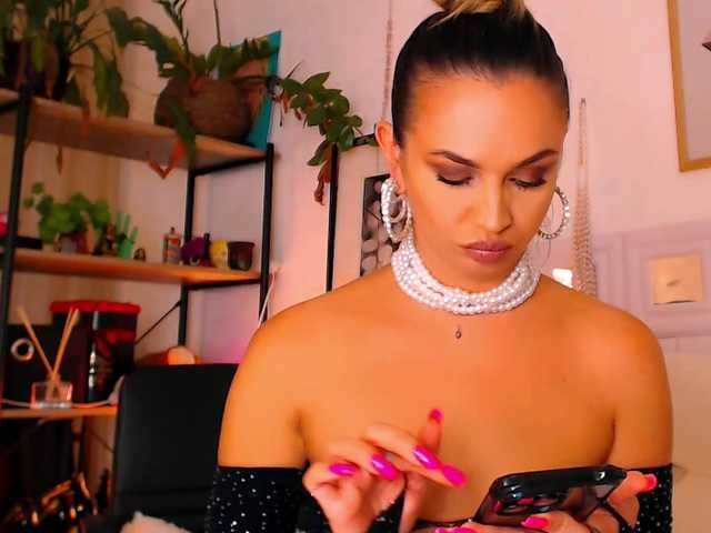 Sex chat gratuit in direct cu Alexandrawoow pe BongaCams
