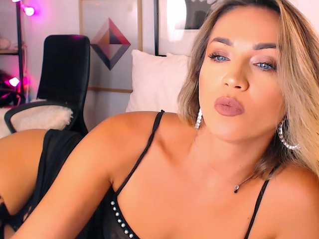 Sex chat gratuit in direct cu Alexandrawoow pe BongaCams