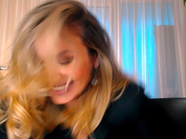Sex chat gratuit in direct cu Alexandrawoow pe BongaCams