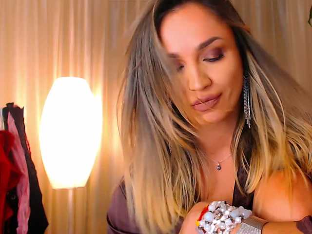 Sex chat gratuit in direct cu Alexandrawoow pe BongaCams