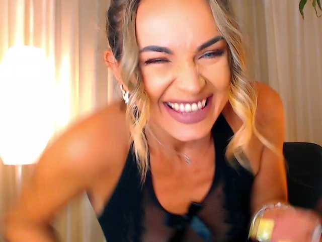 Sex chat gratuit in direct cu Alexandrawoow pe BongaCams