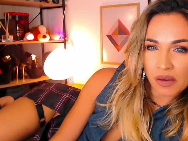 Sex chat gratuit in direct cu Alexandrawoow pe BongaCams
