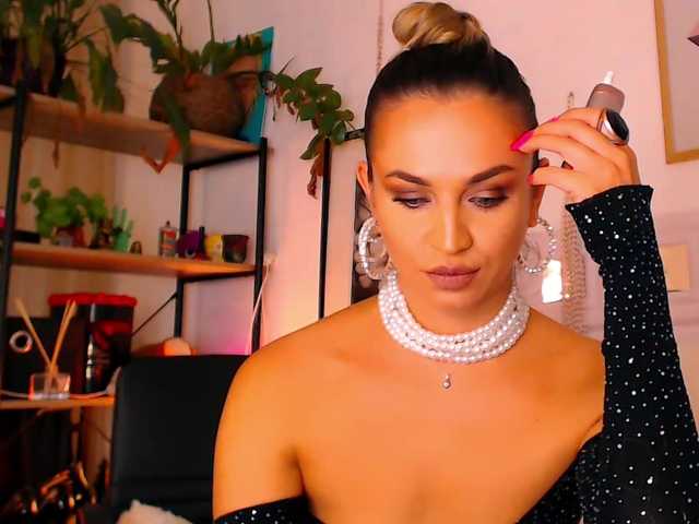 Sex chat gratuit in direct cu Alexandrawoow pe BongaCams