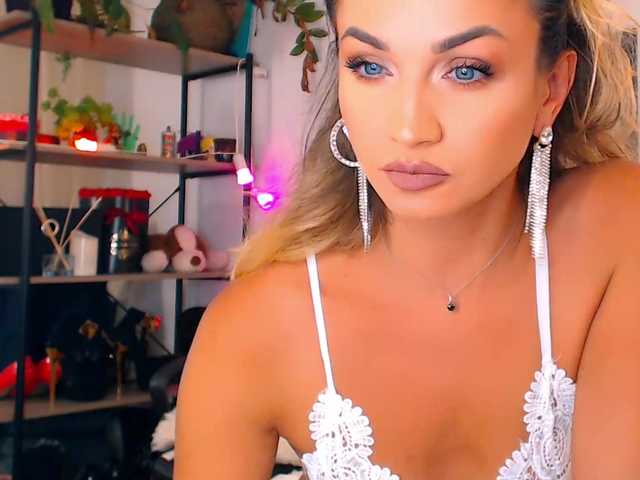 Sex chat gratuit in direct cu Alexandrawoow pe BongaCams