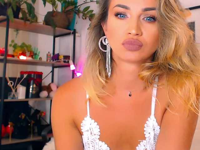 Alexandrawoow live cam on BongaCams