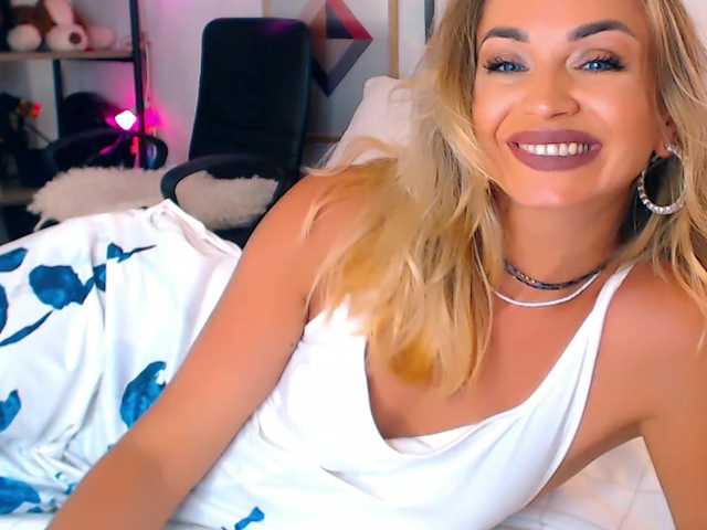 Alexandrawoow live cam on BongaCams