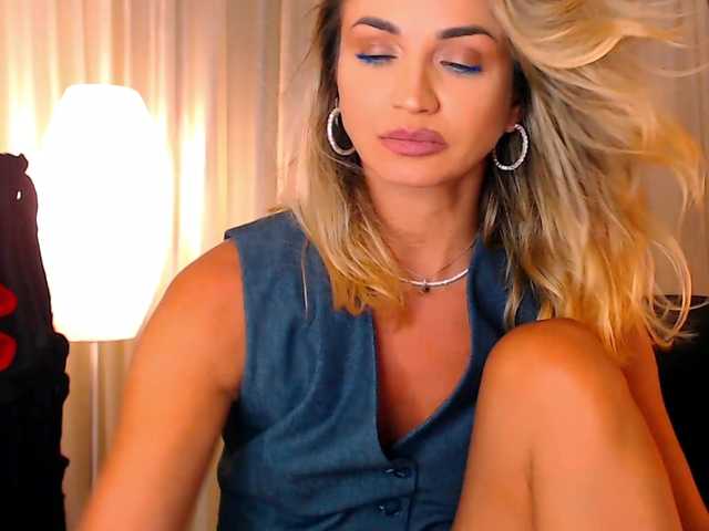 Sex chat gratuit in direct cu Alexandrawoow pe BongaCams