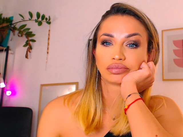 Sex chat gratuit in direct cu Alexandrawoow pe BongaCams