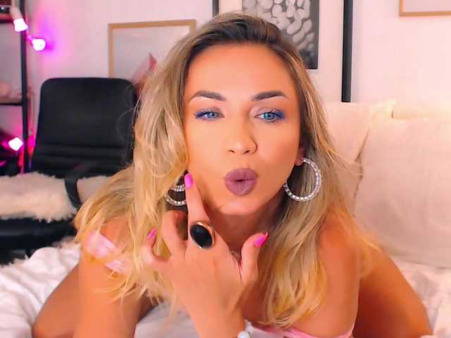 Alexandrawoow live cam on BongaCams