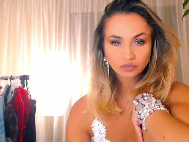 Sex chat gratuit in direct cu Alexandrawoow pe BongaCams