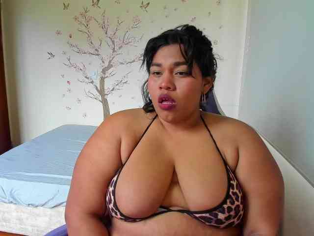 NayaraHanni1 webcam