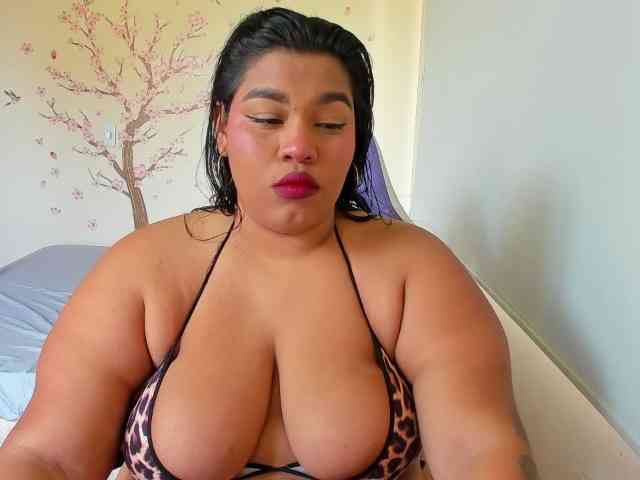 NayaraHanni1 webcam
