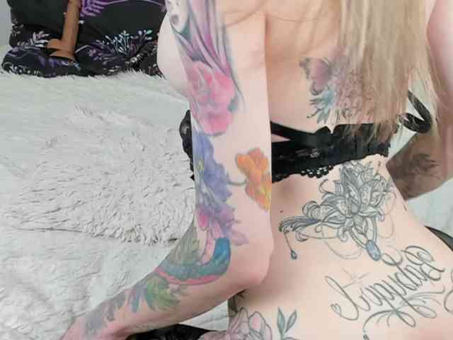 Yourkrissnew1's cam show statistics and live stream