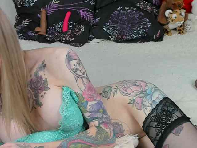 yourkrissnew1 Live Webcam on BongaCams