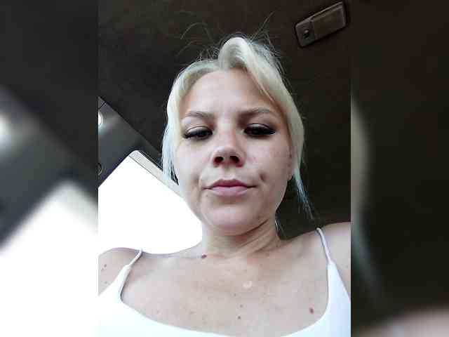 CrazyVika webcam
