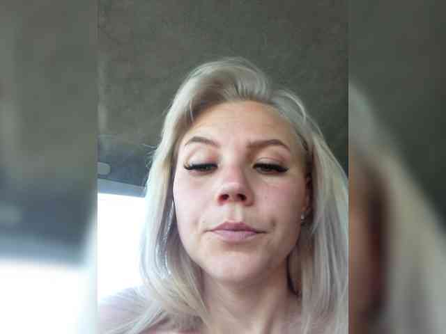 CrazyVika webcam