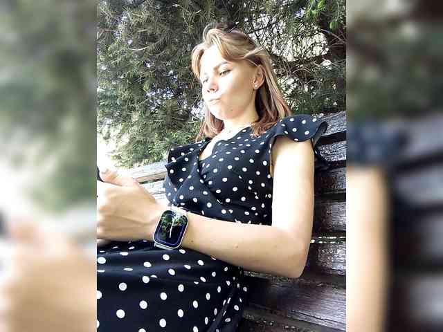 CrazyVika webcam