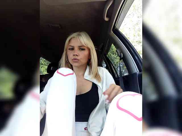 CrazyVika webcam