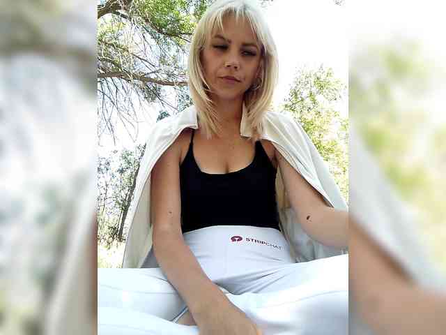 CrazyVika webcam