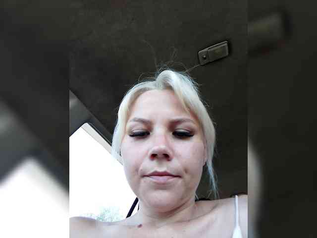 CrazyVika webcam