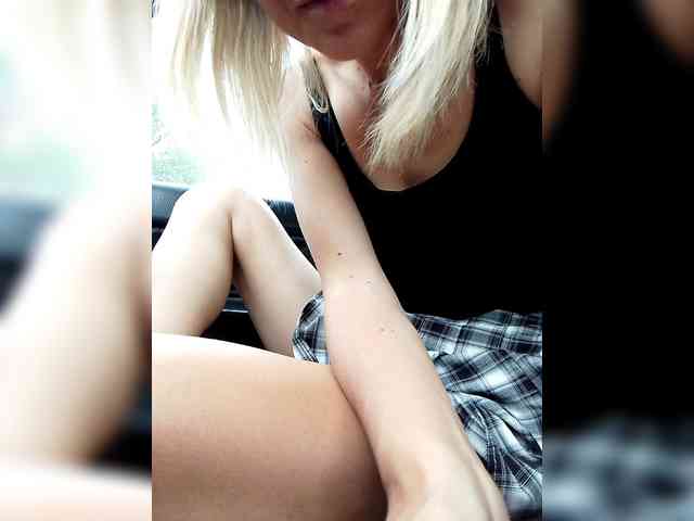 CrazyVika webcam