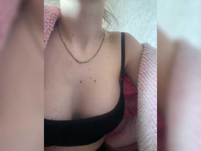 Anchela's BongaCams show and profile