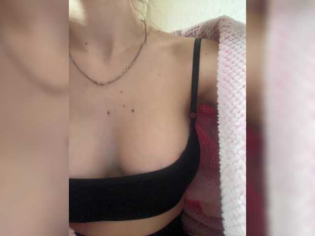 Anchela's BongaCams show and profile