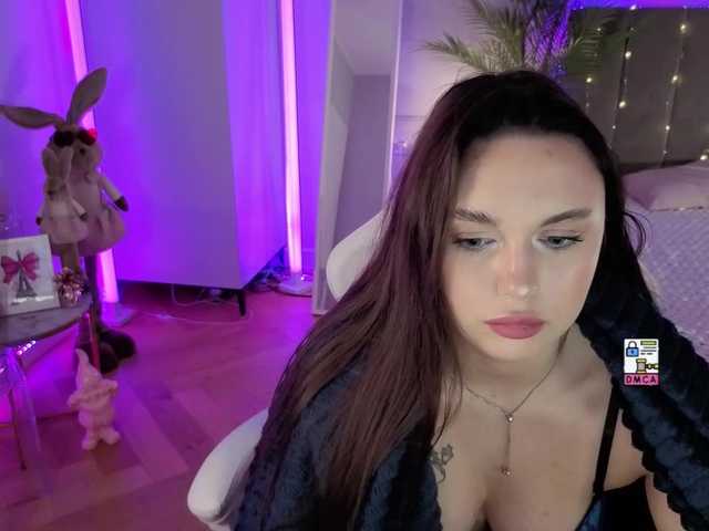 Lerochkaa live cam on BongaCams