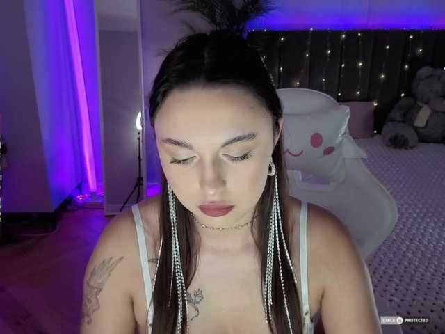 Lerochkaa live cam on BongaCams