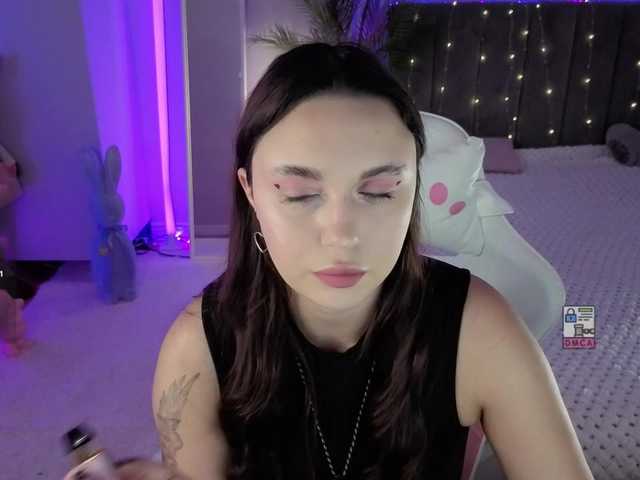 Lerochkaa live cam on BongaCams