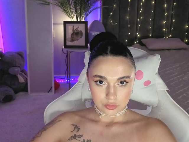Lerochkaa live cam on BongaCams